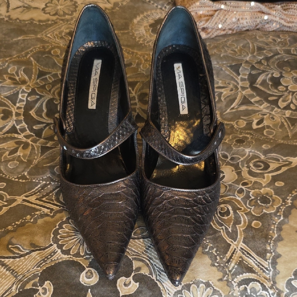 Via Spiga Women's Dark Brown Textured Heels